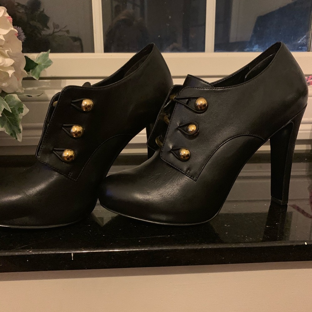 Nine West Brianny leather booties